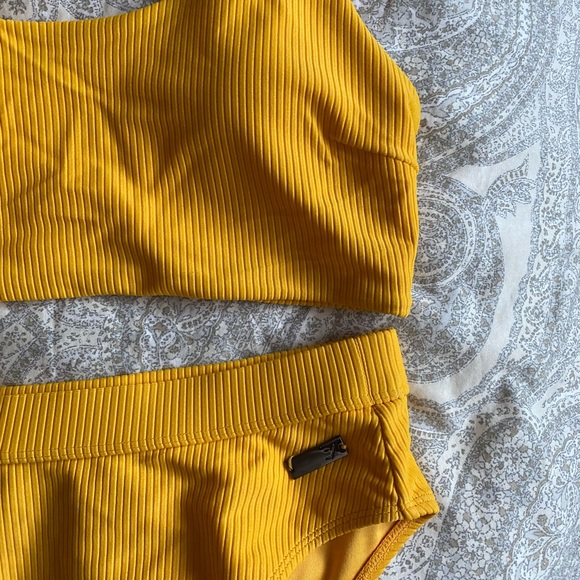 Gymshark Essence Citrus Yellow Bikini - Picture 10 of 10
